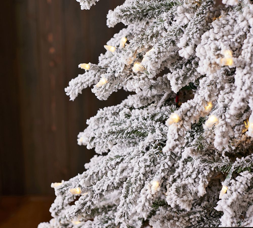 Balsam Hill Tree Classics Flocked Snow Pine Christmas Tree with LED Lights, 6′ or 7.5′, Hinged Branches, PVC/PVE