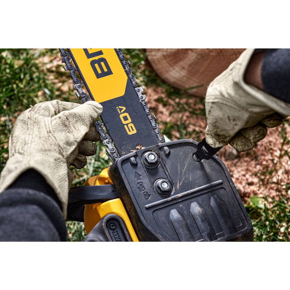 60V MAX Chainsaw 18′′ Brushless Cordless Kit DCCS672X1 from