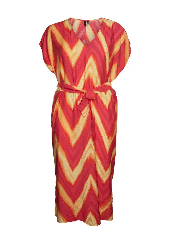 Fashionable clothing to fit every body type Vero Moda Curve Josie Kaftan Dress, Cayenne Fashionable clothing to fit every body type Vero Moda Curve Josie Kaftan Dress, Cayenne