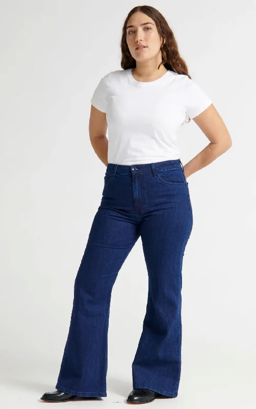 Bold fashion choices for the confident woman   Jacqueline Jean in Manhattan
