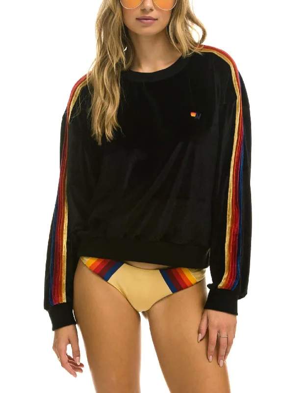 Sleek and sophisticated fashion for modern women   Crew Velvet Sweatshirt In Black