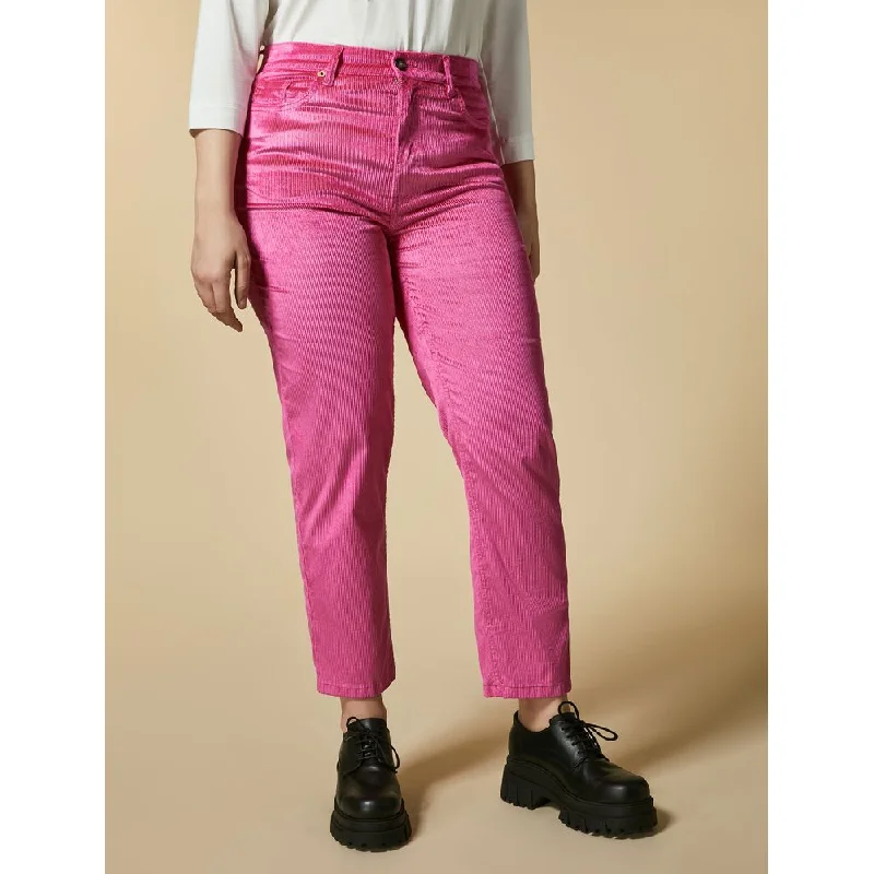Casual yet chic women’s outfits for work or play   RAULER