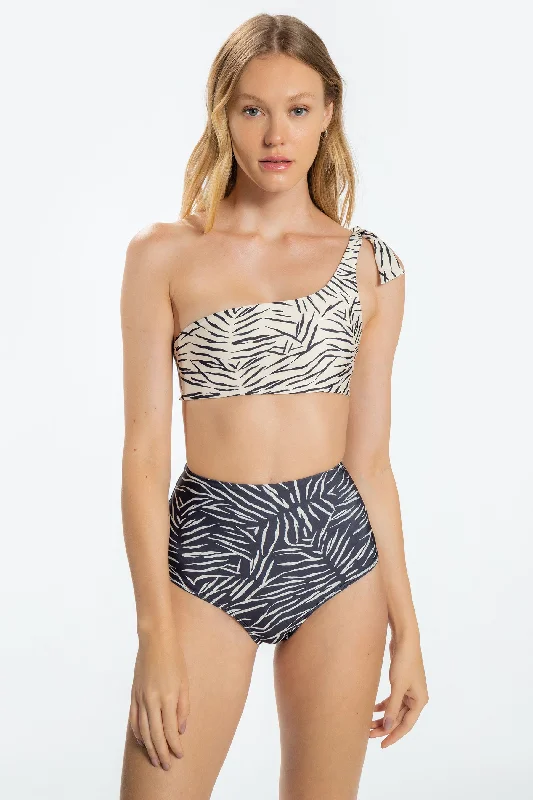 The ultimate destination for women’s clothing   Reset Slim Hot Pant